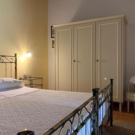 Il Bouganville Oristano Luaran gambar