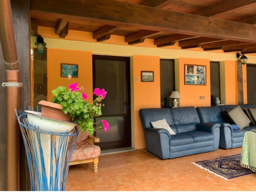 Il Bouganville Oristano Luaran gambar