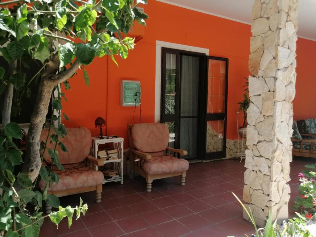 Il Bouganville Oristano Luaran gambar